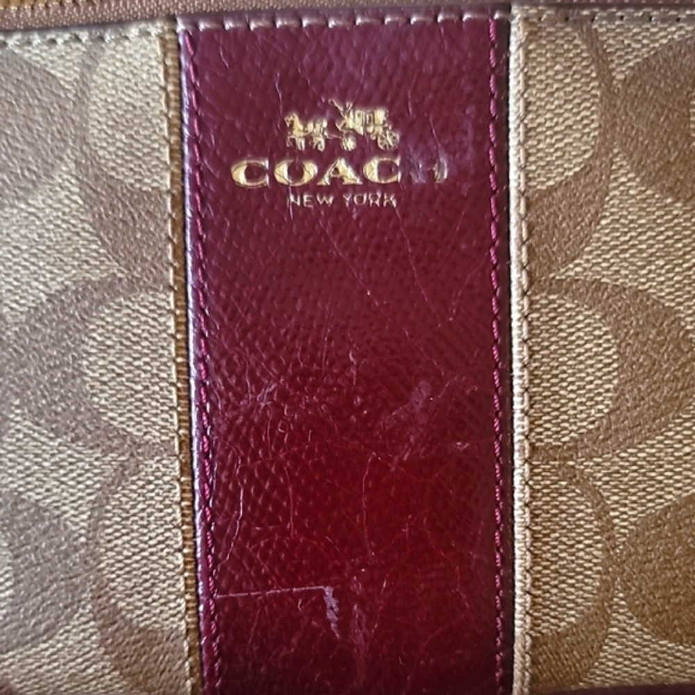 COACH signature PVC Leather Corner Zip wristlet - Picture 5 of 5